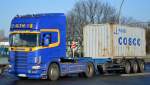 Sattelzuge/411159/scania-container-sattelzug-der-fa-gth-am Scania Container-Sattelzug der Fa. GTH am 03.03.15 auf dem Weg zum Berliner Westhafen.