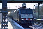 DB Cargo mit der MRCE Dispolok 189 459-1 und KLV-ZUg (LKW-WALTER Trailer) am 17.01.17 Berlin-Hohenschönhausen.