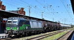 lte-logistik-und-transport-gmbh-graz/884910/lte-logistik--und-transport-gmbh-graz-a LTE Logistik- und Transport-GmbH, Graz [A] mit der geleasten ELL Vectron '193 944' [NVR-Nummer: 91 80 6193 944-6 D-ELOC] und einem Kesselwagenzug für Kohlenwasserstoffe, flüssig, N.A.G., Dampfdruck bei 50 °C höchstens 110 kPa (UN-Nr.: 33/3295) am 13.06.25 Durchfahrt Bahnhof Stendal Hbf.