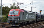 Da die PKP Cargo insgesamt 15 Vectron Mehrsystem-Lokomotiven bei Siemens geordert hat und bisher regelmäßig 193-501 - 193-506 bereits häufig den Berliner Raum durchstreiften muss es wohl jetzt zu einer weiteren Auslieferung vor kurzem gekommen sein, hier nun also wohl noch fast jungfräulich die EU46-509/193-509 mit einem PKW Transportzug (Lexus/Toyota-PKW) am 30.07.16 Berlin-Hirschgarten.