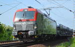 eu46-br-193-vectron/611458/pkp-cargo-mit-eu45-501193-501-nvr-number-91 PKP Cargo mit EU45-501/193-501 (NVR-Number: 91 51 5370 013-2 PL-PKPC] und PKW-Transportzug (leer) Richtung Polen am 17.05.18 Berlin-Wuhlheide.