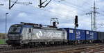 containerzuege/909467/pkp-cargo-sa-warszawa-pl-mit PKP CARGO S.A., Warszawa [PL] mit ihrer Vectron 'EU46-504' [NVR-Nummer: 91 51 5370 016-5 PL-PKPC] und einem Containerzug am 24.02.26 Höhe Bahnhof Rodleben.