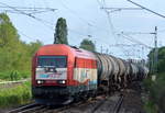 EVB 223 034-0 mit Kesselwagenzug aus Richtung Industrieübergabe Nordost am 10.08.17 Berlin-Hohenschönhausen.