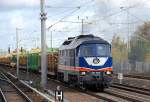 Die Raildox Ludmilla 232 103-2 (92 80 1232 103-2 D-RDX) mit Holzzug Richtung Berliner Innenstadt, 12.0.11 Berlin-Blankenburg.