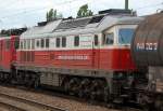 Nachschuss der East-West Railways Ludmilla 232 105-7 (92 80 1232 105-7 D-DBSPL) am Haken von 155 091-2 am 10.05.12 Bhf.