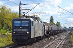 BR 143/583642/rbh-110143-084-2-mit-kesselwagenzug-leer RBH 110/143 084-2 mit Kesselwagenzug (leer) Richtung Stendell am 22.09.17 Berlin-Hohenschönhausen.