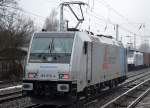 Die Railpoollok 185 676-4  Selma  für die Fa.Bräunert Eisenbahnverkehr GmbH & Co. KG (Transpetrol)tätig am 12.01.16 Berlin-Hirschgarten.