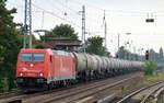 br-1856-traxx-f140-ac2/590241/rhc-mit-185-604-6-und-kesselwagenzug RHC mit 185 604-6 und Kesselwagenzug (leer) Richtung Stendell am 26.09.17 Berlin-Karow.