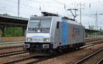 VTG Rail Logistics Deutschland GmbH/TRANSPETROL mit Railpoollok E 186 145-9 am 14.06.16 Bf. Flughafen Berlin-Schönefeld.