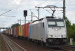 br-186-traxx-f140-ms/594406/metrans-rail-sro-mit-der-railpool-lok METRANS Rail s.r.o. mit der Railpool-Lok 186 430-5 und Containerzug aus Tschechien am 31.07.17 Dresden-Strehlen.