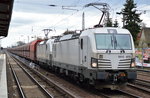 br-193-vectron-siemens/490636/db-schenker-rail-mit-mrce-vectron DB Schenker Rail mit MRCE Vectron Doppeltraktion X4 E - 613 + X4 E-? mit Erzzug (leer) am 07.04.16 Berlin-Hirschgarten.