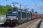 br-193-vectron-siemens/524848/db-cargo-mit-mrce-doppeltraktion-x4 DB Cargo mit MRCE Doppeltraktion X4 E - 609 + X4 E - ? mit Schüttgutwagen (leer) am 08.06.16 Berlin-Hohenschönhausen.