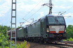 br-193-vectron-siemens/527556/db-schenker-rail-mit-erzzug-leer DB Schenker Rail mit Erzzug (leer) mit X4 E - 614 + X4 E - 612 am 02.06.16 Berlin-Wuhlheide.