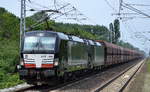 DB Schenker Rail mit Erzzug mit X4 E - 812 + X4 E-? am 27.05.16 Berlin Hohenschönhausen.