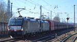 DB Cargo mit den MRCE Vectrons 193 614-5 + 193 608-7 mit Erzzug Richtung Eisenhüttenstadt am 27.03.17 Berlin-Hirschgarten.
