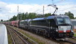 DB cargo mit der MRCE Vectron Doppeltraktion X4 E - 616/193 616-0 + 193 ???-? mit Erzzug am 14.07.17 Mühlenbeck bei Berlin.
