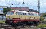 Seit einiger Zeit für BahnTouristikExpress im Einsatz, die wunderschöne in alten DB Farben gestalte 217 002-5 (92 80 1217 002-5 D-BTEX) bei der Ausfahrt Bf.