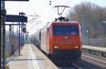 Diverse Loks/419631/eko-trans-mit-145-cl-002-145-082-4 EKO-Trans mit 145-CL 002 (145 082-4) und einem Staubgutzug (Kohlestaub) am 10.04.15 Durchfahrt Bhf. Berlin-Hohenschönhausen.