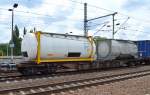 Drehgestell-Containertragwgen mit der Nr. 33 RIV 68 D-AAEC 4558 982-7 Sgns 7 vermietet an ERS Railways B.V. am 26.06.14 Bhf. Flughafen Berlin-Schnefeld.
