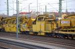 Diverse Gleisbaufahrzeuge und Wagen/106438/nach-der-bsw-2000-einheit-direkter Nach der BSW 2000 Einheit direkter bergang zur zweiten P&T Maschine RMP 2002 (Bj.1999) der H.F. WIEBE GMBH, 30.11.10 Berlin-Beusselstr.