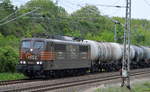 Diverse Loks/585181/hsl-mit-151-017-1-mit-kesselwagenzug HSL mit 151 017-1 mit Kesselwagenzug am 13.05.17 Berlin-Hohenschönhausen.