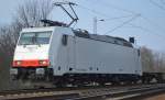 Inzwischen uerlich nicht mehr erkennbar, ex Crossrail Lok 185 579-0 fr die ITL mit Containerzug am 09.03.16 Berlin-Wuhlheide.