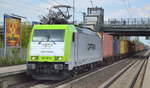 Die nächste in Captrain-Farben, die ITL 185 581-6 mit Containerzug am 03.05.16 Berlin-Hohenschönhausen.