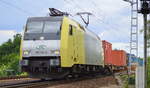 diverse-loks-und-gueterwagen/584158/itl-152-197-0-mit-containerzug-am ITL 152 197-0 mit Containerzug am 28.07.17 Berlin-Wuhlheide.