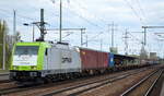 Captrain/ITL 185 650-9 mit mäßig ausgelastetem Containerzug am 20.04.17 BF. Flughafen Berlin-Schönefeld.