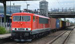 Diverse Loks/583936/ungewoehnliche-gueterzugleistung-vor-ort-meg-701155 Ungewöhnliche Güterzugleistung vor ORT, MEG 701/155 124-1 mit Containerzug am 23.06.17 Bf. Berlin-Hohenschönhausen.