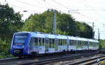Zur Berliner Rushhour fährt seit über einem halben Jahr schon der angemietete LINT 81 Triebzug 620 915 der vlexx GmbH für die ODEG zum späten Nachmittag ab Bf. Zool.Garten als RE2 nach Cottbus (RE 63882), hier am 08.08.16 Berlin Grünau. 