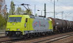 Diverse Loks/584448/rhc-119-008-0-mit-kesselwagenzug-am RHC 119 008-0 mit Kesselwagenzug am 20.04.17 Bf. Flughafen Berlin-Schönefeld.