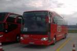 MB TRAVEGO vom Reisebusunternehmen URB aus der Busflotte die Fluggastkomparsen zum neuen BER Willy Brandt transportierten, 08.05.12