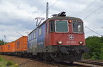 Re 421 377-3 mit polnischem Containerzug für HSL am 18.07.16 Berlin-Wuhlheide.