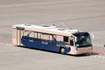 Ein cobus 2700 Flughafenbus auf dem Vorfeld des Flughafen Berlin Tegel am 09.06.12