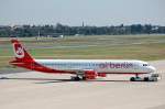 Eine Airbus A321-211 (D-ABCC) der Air Berlin wird in Abfahrtposition geschoben, 21.08.10 Flughagen Berlin-Tegel.
