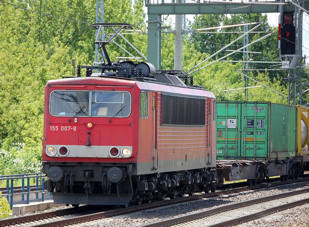 155 007-8 unterwegs mit einem Cotainerzug Richtung Karower Kreuz Berlin, 26.06.10 Berlin-Blankenburg.