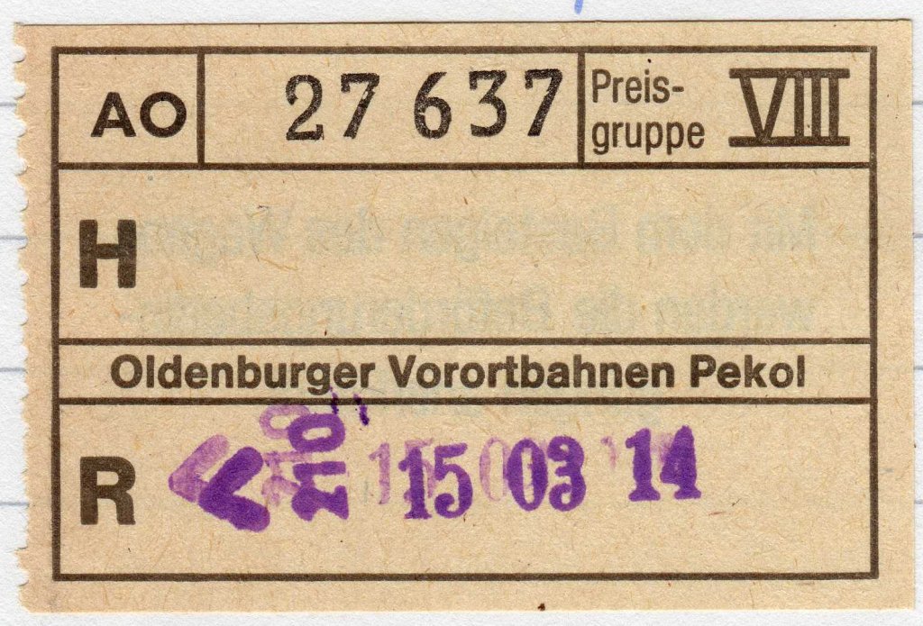 1982. Wie gesagt, die Strecken ausserhalb der Stadtgrenze waren zuschlagpflichtig und erforderten die L�sung eines Fahrscheines der Preisgruppe VIII. Diese Fahrscheine, in der Gr��e 40x58mm. wurden vom Fahrer verkauft und sofort abgestempelt. Die senkrecht stehende Ziffer ist die Personalnummer des Fahrers, die folgende Ziffer in diesem Fall die 15, steht f�r die 15. Stunde, die 03 gibt das Datum und die letzte Ziffer die Linie an. An einer Endstation angekommen mussten die Fahrer die Nummern der Fahrscheine in ihre Kontrollhefte eintragen, um den Kontrolleuren die M�glichkeit zu geben die von Fahrg�sten vorgezeigten Fahrscheine zu pr�fen.