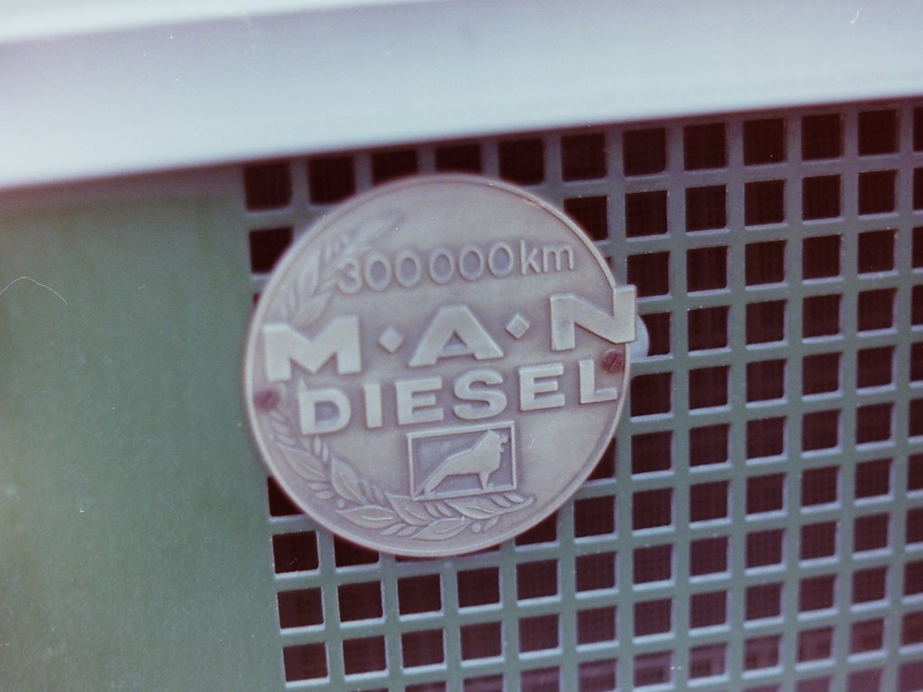 300.000 KM. Detailaufnahme der Plakette, wie sie von MAN vergeben wurde.