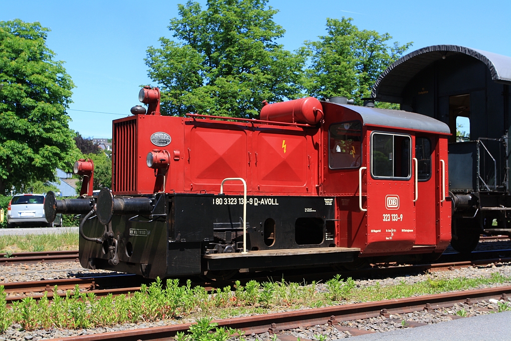 323 133-9 (K�f II) der Aggertalbahn (Andreas Voll) am 02.06.2011 im Bf Wiehl. Die Lok wurde 1959 bei Deutz unter Fabrik-Nr. 57278, Typ A6M 617 R gebaut.