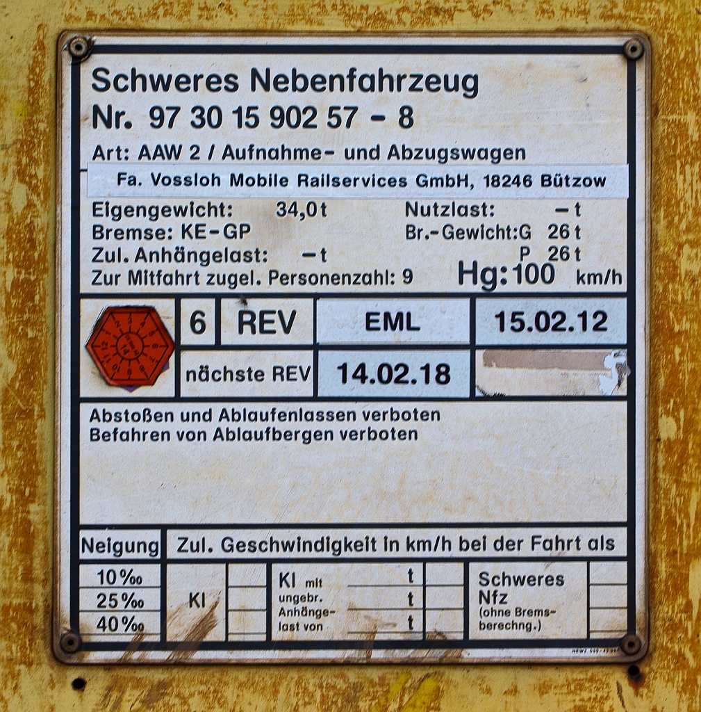 Anschiftentafel des AAW 2 Aufnahme- und Abzugswagen (Schweres Nebenfahrzeug Nr. 97 30 15 902 57-8) von Vossloh Rail Center B�tzow, abgestellt in Betzdorf/Sieg am 11.11.2012.