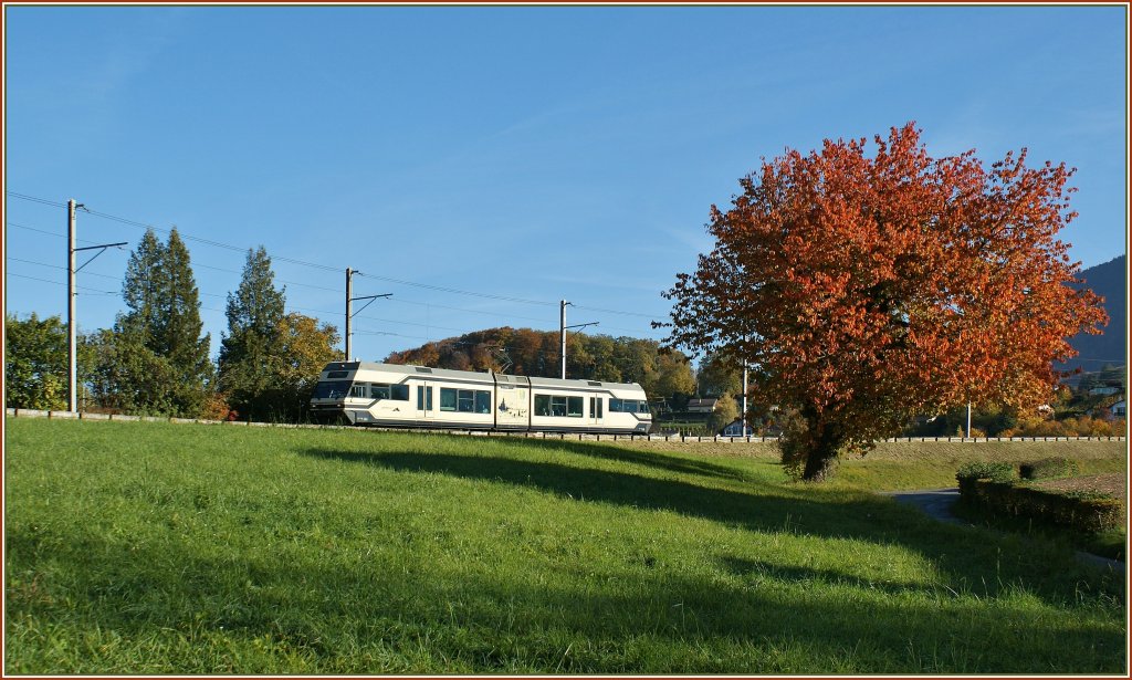 Bunter Herbst. CEV GTW unterwegs von Blonay nach Vevey und hier kurz vor  Ch�teau d'Hauteville  zu sehen.
29. Okt. 2011