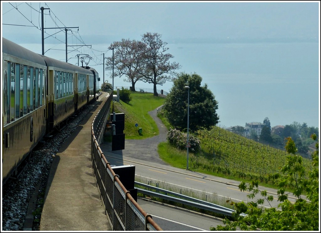 Der Goldenpass Classic unterwegs zum  kleinen See . Ch�telard, 25.05.2012 (Hans)