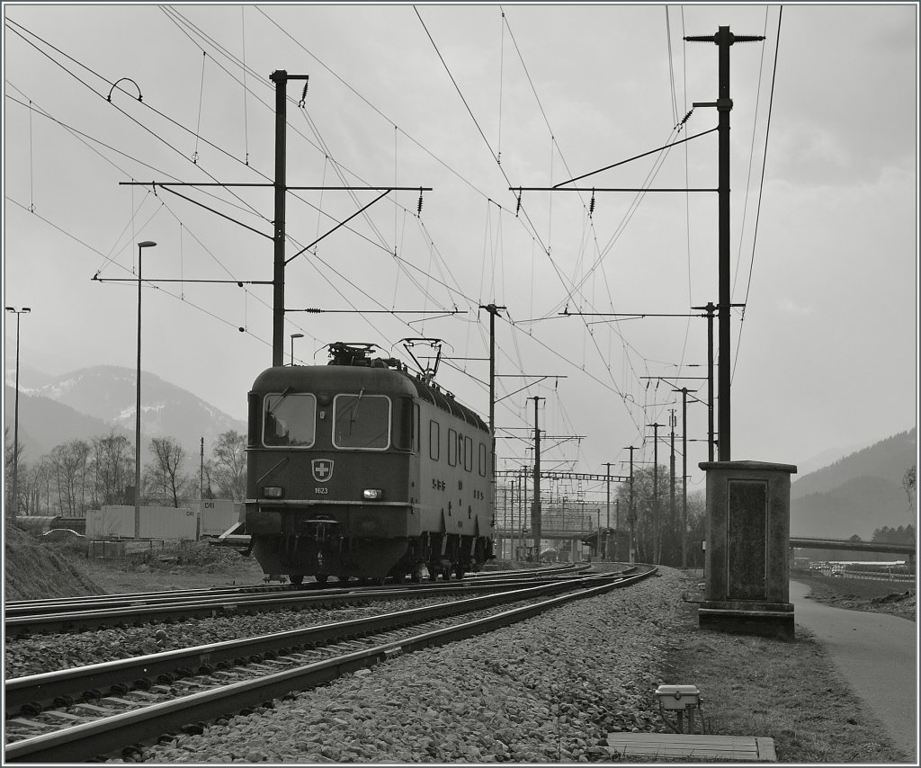 Die SBB Re 6/6 11623 unterwegs auf der RhB bei Felsberg.
15. M�rz 2013