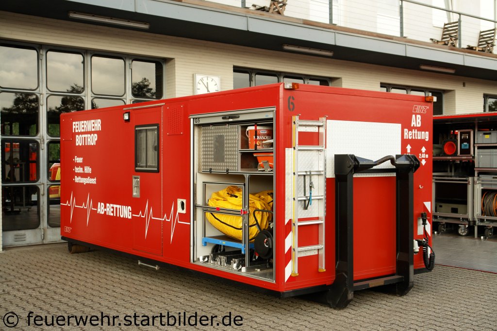 Dies ist der AB-Rettung.
Der AB wurde von Binz ausgebaut.
Aufgenommen am 18.9.2011 beim Tdo der FF Altstadt.