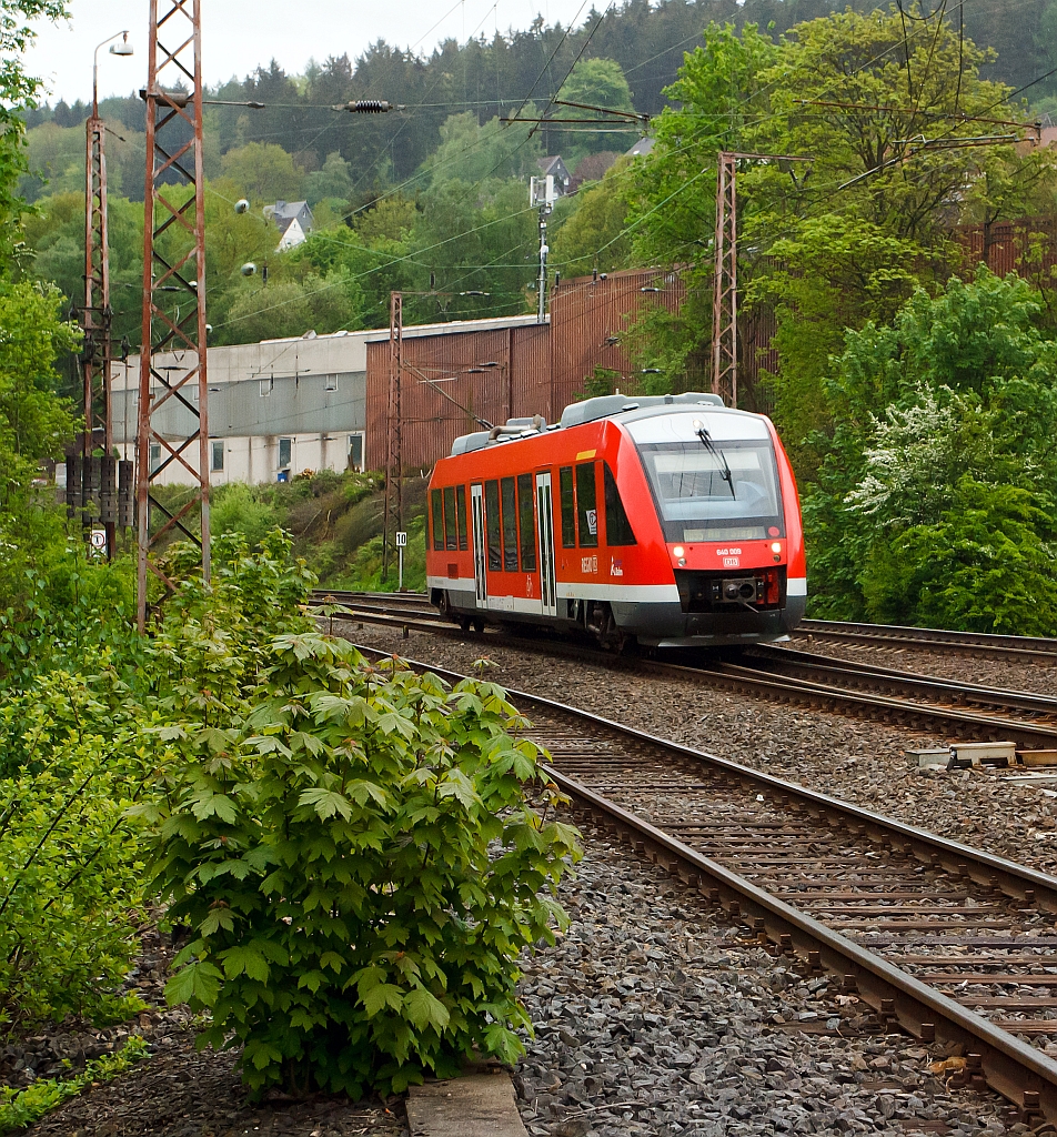 Dieseltriebwagen 640 009 (LINT 27) als RB 95 (Dillenburg - Siegen-Au/Sieg), f�hrt am 18.05.2012 bei Siegen-Kaan in Richtung Siegen Hbf.