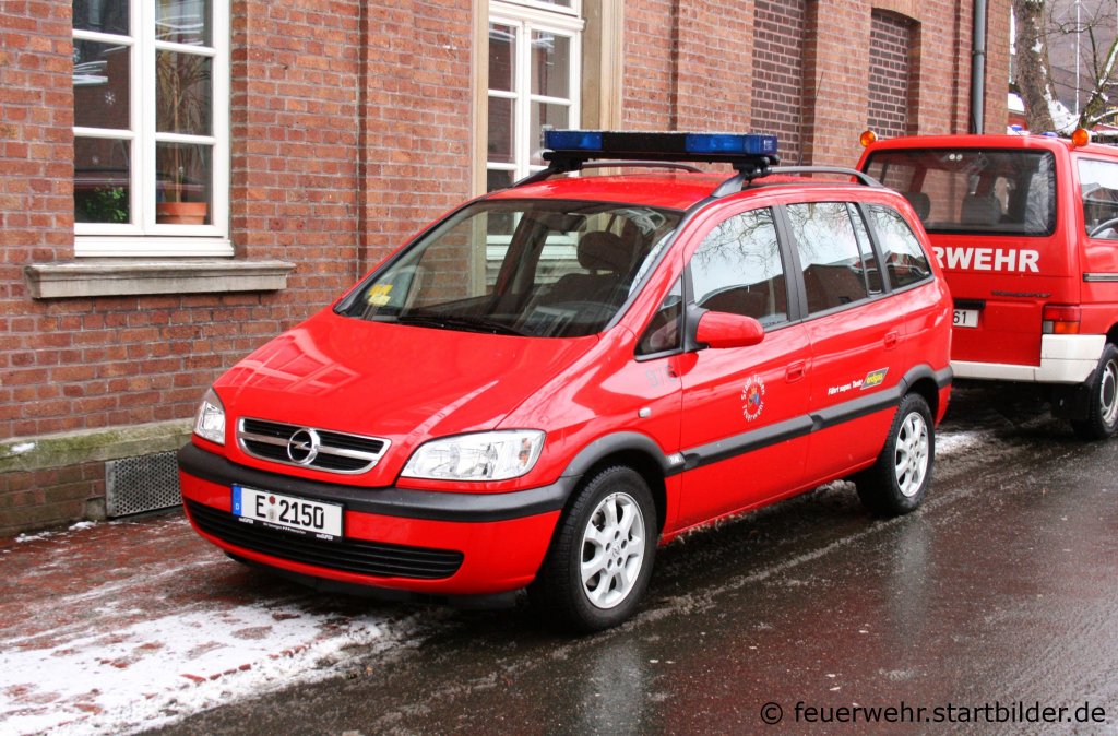 Diesen Erdgas Opel (E 2150) (Florian Essen 1/16/1) habe ich an der Zeche Zollverein in Essen aufgenommen am 10.1.2010.