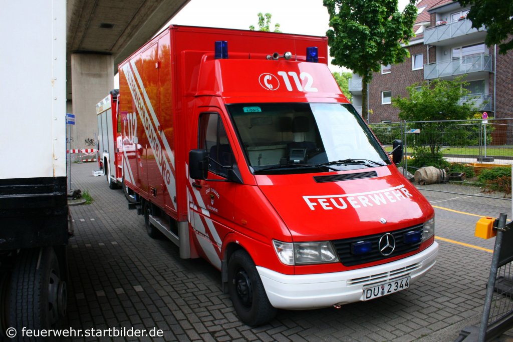 Diesen GW-Technik (DU 2344) (Funk:1/59/3) auf MB Sprinter konnte beim Tag der offenen T�r der Feuerwehr Duisburg Huckingen am 15.5.2010 aufgenommen werden.
