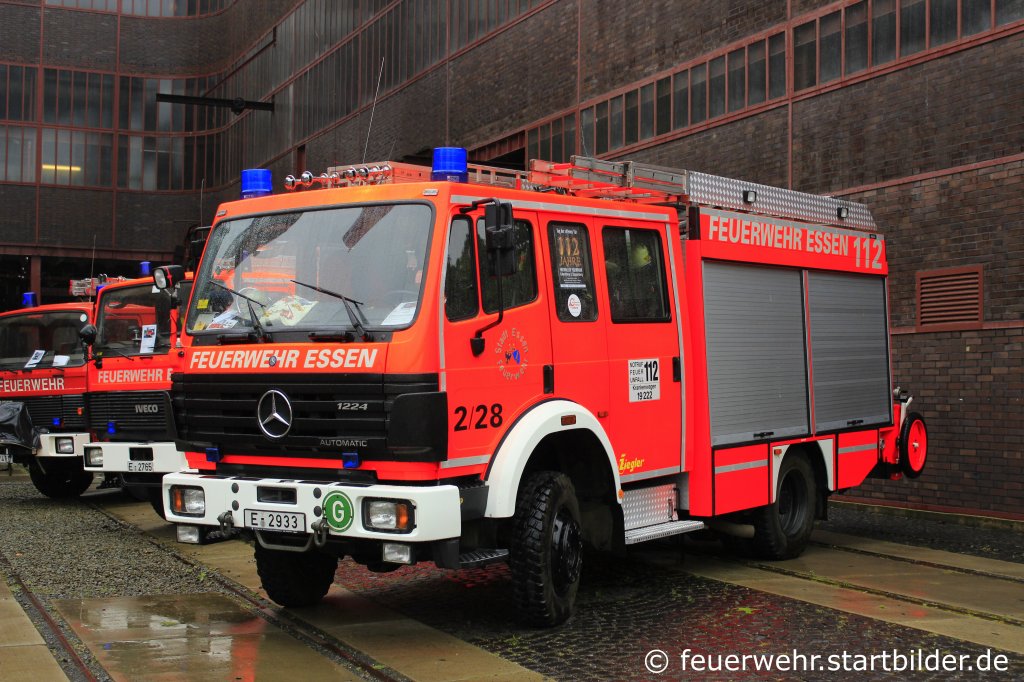 Dieses LF 16/12 (Florian Essen 4/44/4) geh�rt zu FF Essen Katernberg.
Es wurde von der BF gebraucht �bernommen und ersetzte ein Magirus LF.
Das Fahrzeug ist Baujahr 1998.
Aufgenommen beim Tdot am 3.6.2012.