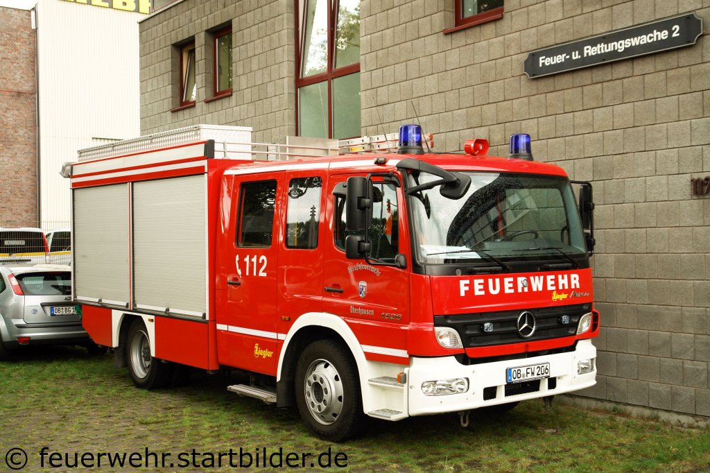 Dieses TLF? (OB FW 206) hat einen Ziegler Aufbau.
Aufgenommen am 18.9.2011 beim Tdo der FF Oberhausen Sterkrade.